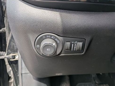 Used 2024 Jeep Compass Trailhawk AWD/4WD image 16