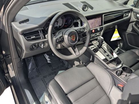 New 2025 Porsche Macan S image 4