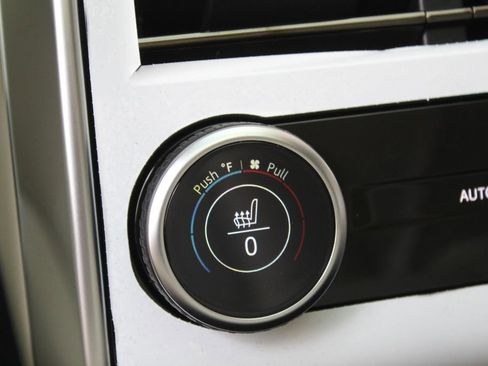 New 2026 Land Rover Range Rover Long Wheelbase SE image 19