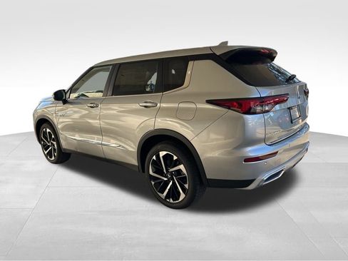 New 2025 Mitsubishi Outlander SE image 4