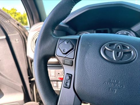 Used 2020 Toyota Tacoma TRD Off-Road w/ TRD Premium Off Road Package AWD/4WD image 14