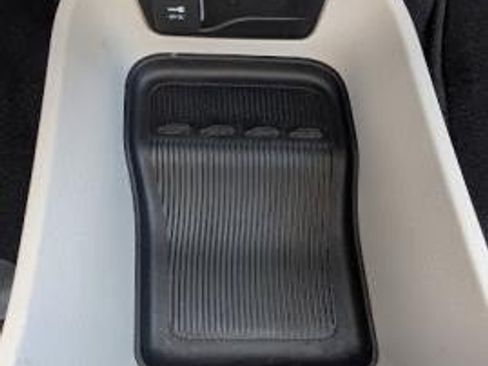 Used 2023 Chrysler Pacifica Touring-L FWD image 14