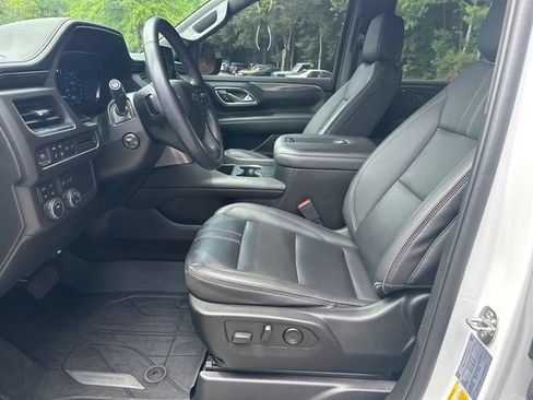 Used 2022 Chevrolet Tahoe RST w/ Luxury Package AWD/4WD image 11
