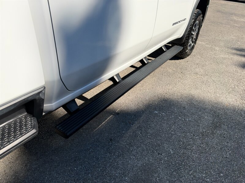 Used 2021 GMC Sierra 2500 SLT AWD/4WD image 11