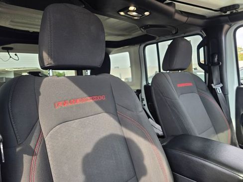 Used 2023 Jeep Wrangler Unlimited Rubicon AWD/4WD image 11