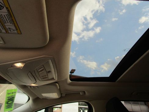 Used 2018 Ford Escape SE w/ SE Sync 3 Package FWD image 10