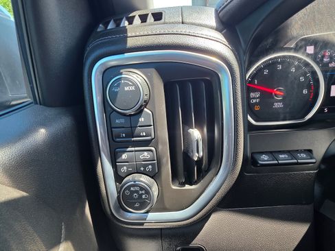 Used 2021 Chevrolet Silverado 1500 LTZ w/ LTZ Premium Texas Edition AWD/4WD image 15