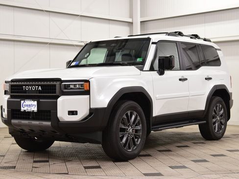 Used 2025 Toyota Land Cruiser image 3