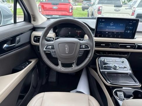 Certified 2023 Lincoln Nautilus AWD w/ Premium Package image 20