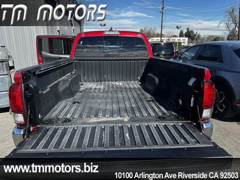 Used 2019 Toyota Tacoma TRD Off-Road image 23