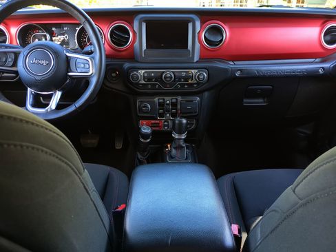 Used 2021 Jeep Wrangler Unlimited Rubicon w/ Safety Group image 16