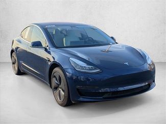 Used 2018 Tesla Model 3 Long Range video 3