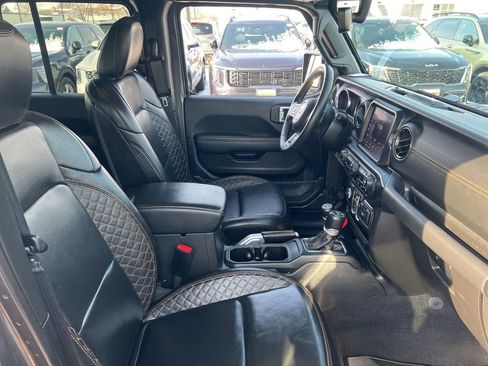 Used 2021 Jeep Wrangler Unlimited Sahara image 19