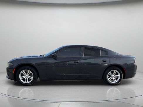 Used 2019 Dodge Charger SXT image 5