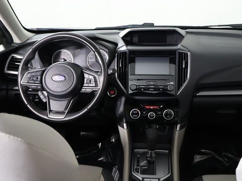 Used 2023 Subaru Forester Premium image 31