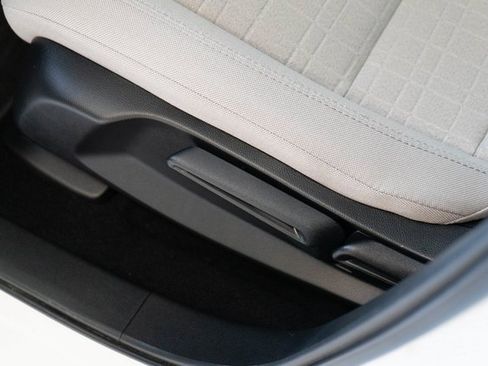 Certified 2025 Honda HR-V LX image 15