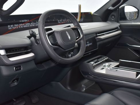 New 2025 Lincoln Navigator L Reserve w/ Jet Appearance Package image 5