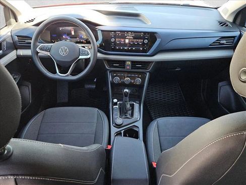 Used 2024 Volkswagen Taos SE image 17