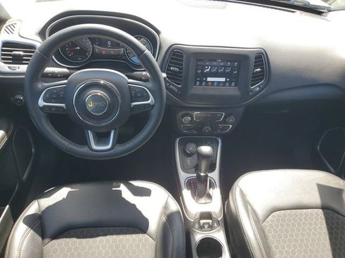 Used 2019 Jeep Compass Latitude AWD/4WD image 12