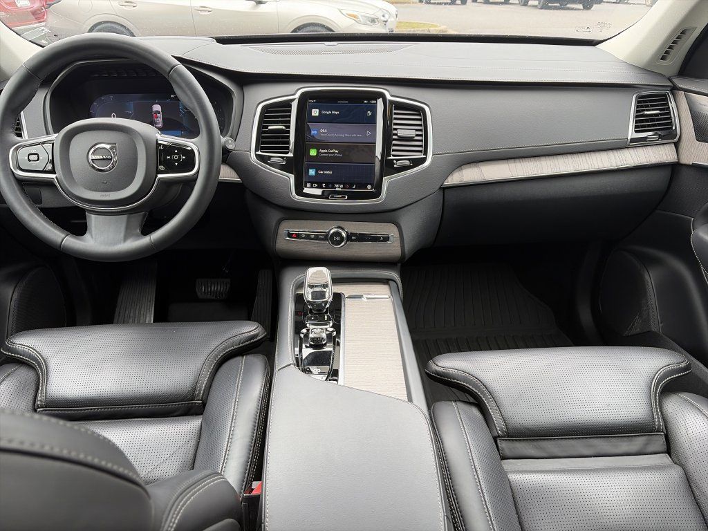 Used 2024 Volvo XC90 B6 Ultimate w/ Protection Package Premier AWD/4WD image 13