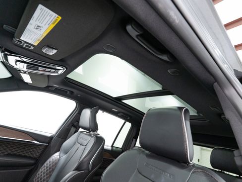 Used 2025 Jeep Grand Cherokee Summit w/ Adv Protech Group IV AWD/4WD image 17