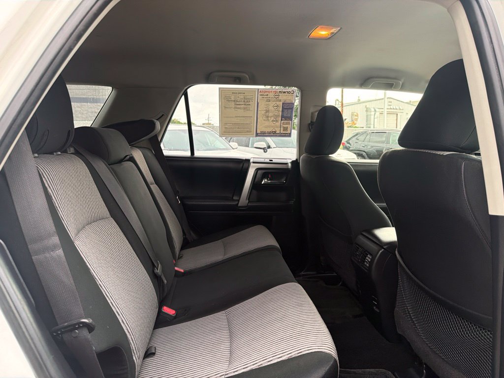 Used 2016 Toyota 4Runner SR5 AWD/4WD image 14