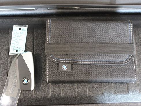 Used 2025 BMW X5 xDrive50e AWD/4WD image 30
