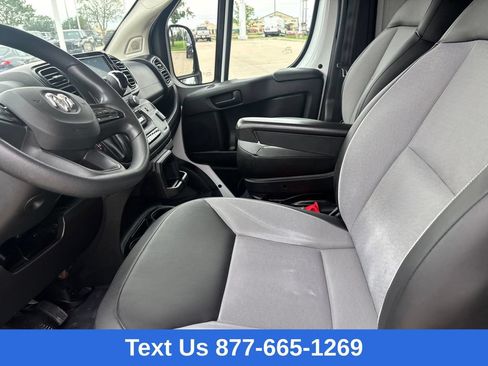 Used 2024 RAM ProMaster 2500 w/ Convenience Group FWD image 7