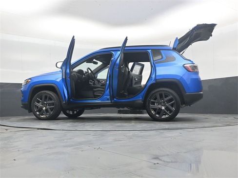 New 2026 Jeep Compass Latitude image 53