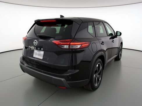 Used 2025 Nissan Rogue SV image 7