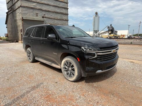 Used 2024 Chevrolet Tahoe LT w/ LT Signature Package AWD/4WD image 2