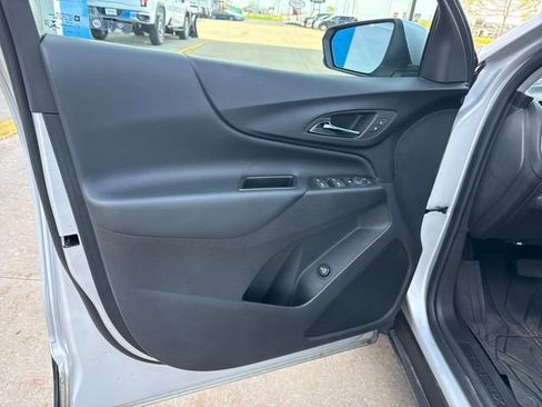 Used 2022 Chevrolet Equinox LT AWD/4WD image 12