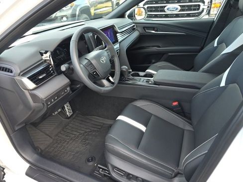 Certified 2025 Toyota Camry SE image 7