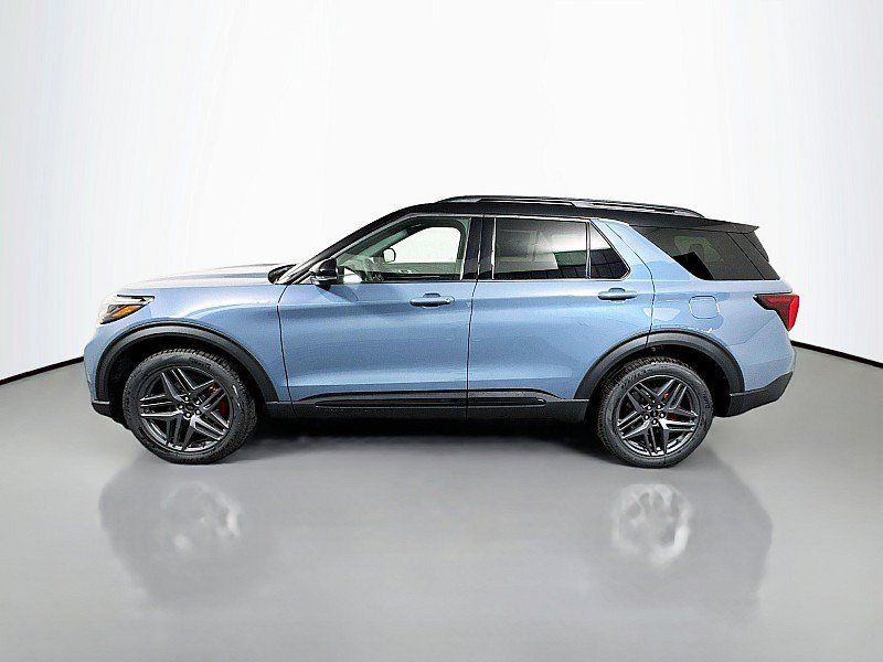 New 2025 Ford Explorer ST-Line w/ Premium Package AWD/4WD image 4