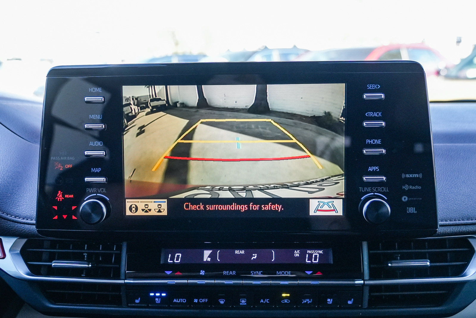 Certified 2022 Toyota Sienna Platinum w/ Outdoor Package (TMS) FWD image 25
