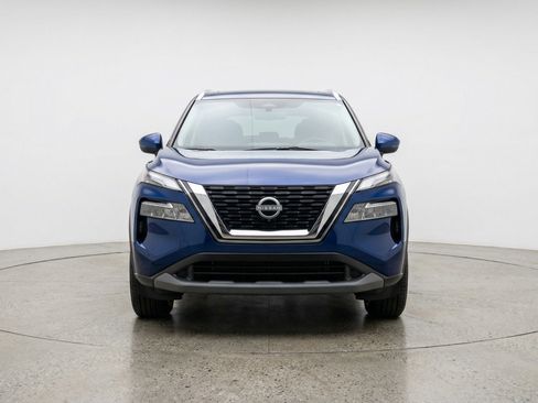 Used 2025 Nissan Rogue SV image 2
