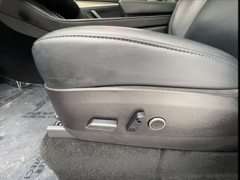 Used 2023 Tesla Model Y Long Range AWD/4WD image 19