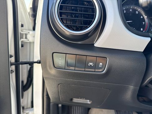 Used 2021 Hyundai Kona SE image 23