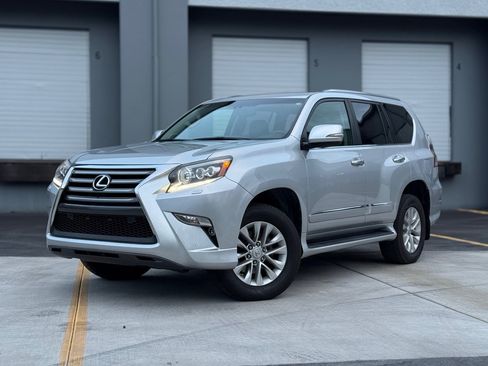 Used 2018 Lexus GX 460 Premium w/ Premium Package AWD/4WD image 8