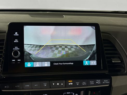 Used 2025 Honda Odyssey EX-L image 16