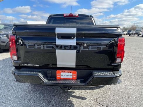 Used 2023 Chevrolet Colorado Trail Boss w/ Technology Package image 5
