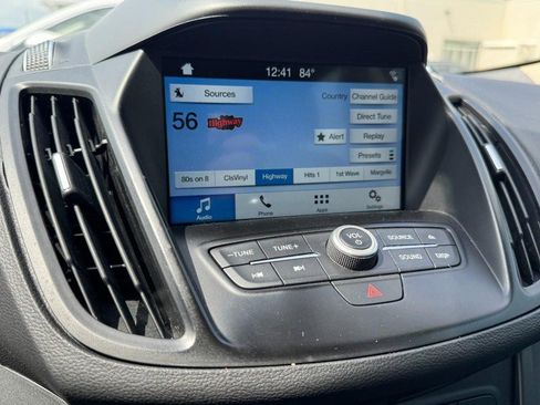 Used 2017 Ford Escape SE w/ Equipment Group 201A FWD image 16