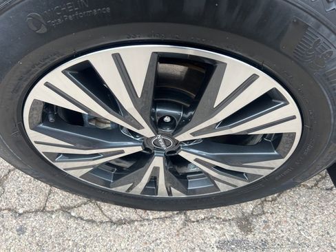 Certified 2023 Nissan Rogue SV image 43