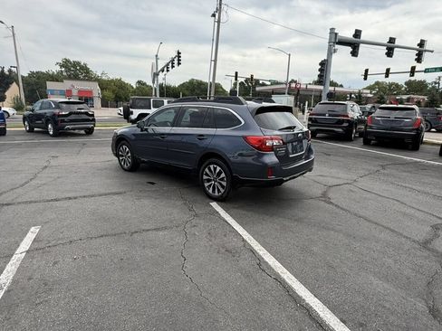 Used 2016 Subaru Outback 2.5i Limited AWD/4WD image 9