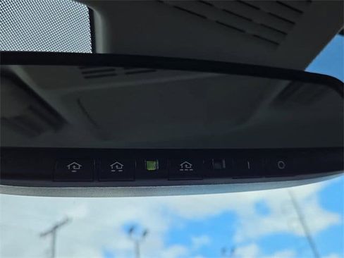 Used 2020 Nissan Armada SL image 26