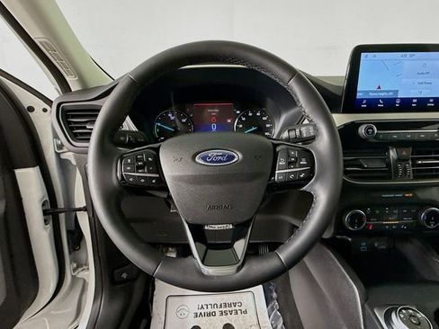 Certified 2022 Ford Escape SE w/ SE Sport Appearance Package image 11