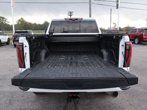 Used 2024 GMC Sierra 2500 AT4 w/ AT4 Premium Plus Package image 4