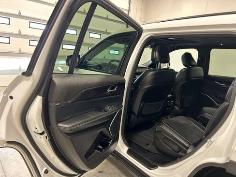 Used 2022 Jeep Grand Cherokee L Laredo image 31