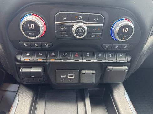 Used 2019 GMC Sierra 1500 Denali w/ Denali Ultimate Package AWD/4WD image 16