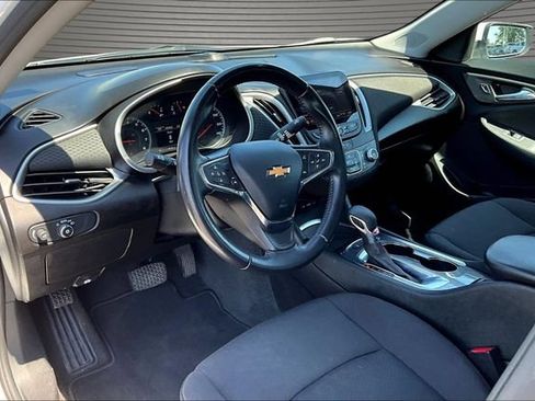 Used 2021 Chevrolet Malibu RS FWD image 16